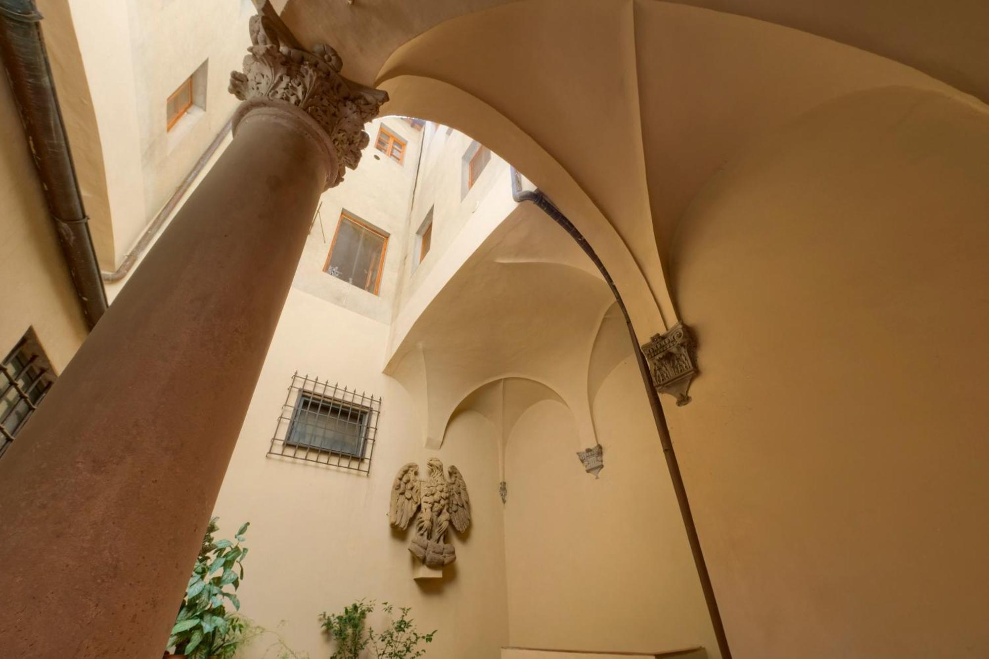 شقة La Casa Di Dante Alighieri فلورنس المظهر الخارجي الصورة